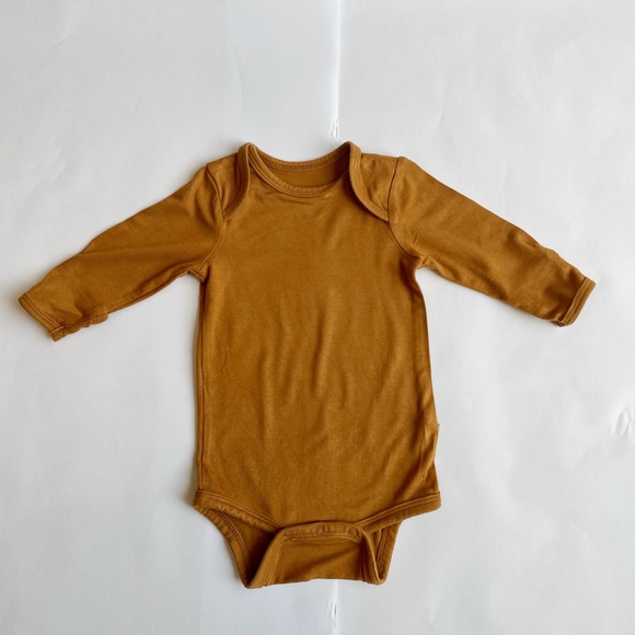 Kyte Baby onesies, set of 4 plus one hat (0-3 month) - Picture 3 of 10